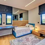 Luxurious In * Debeljak