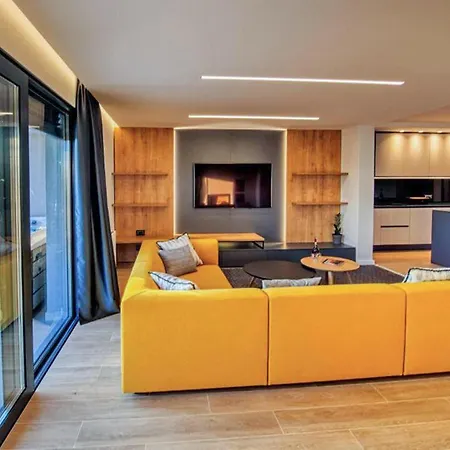 Luxurious In * Debeljak