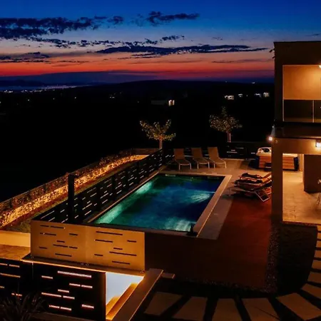 Luxurious In * Debeljak